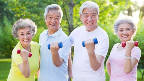 老年人如何活的更久：乐观积极并且有目标