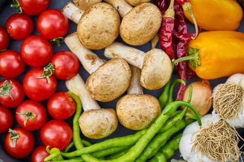 如何通过健康的饮食来增加维生素和铁的含量