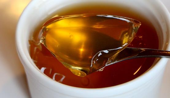 咳嗽吃蜂蜜可以吗？蜂蜜对咳嗽喉咙痛有好处吗？