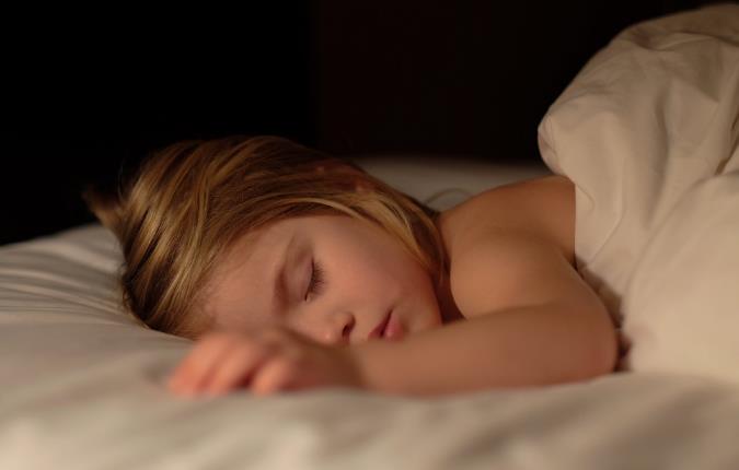 床头放盆栽可以助眠和减少压力