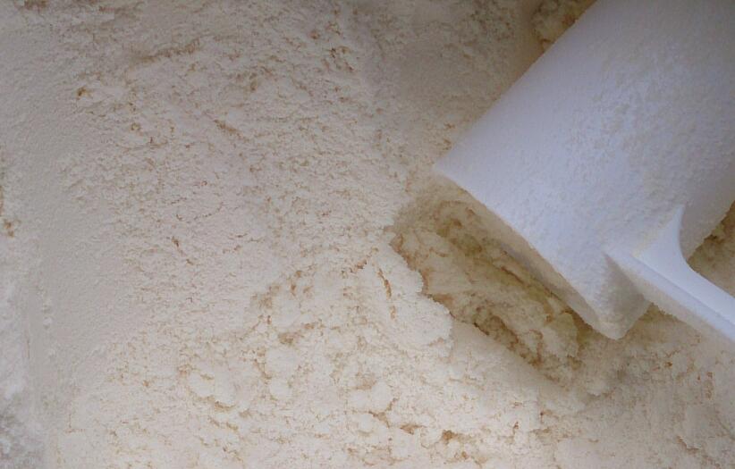 打开的奶粉怎么保存可以更久（奶粉打开后怎么储存可以放久些）